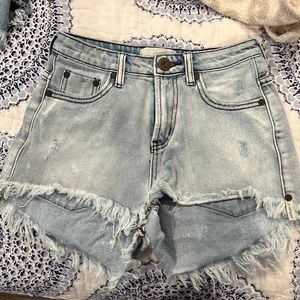 One teaspoon Jean shorts size 24 runs large